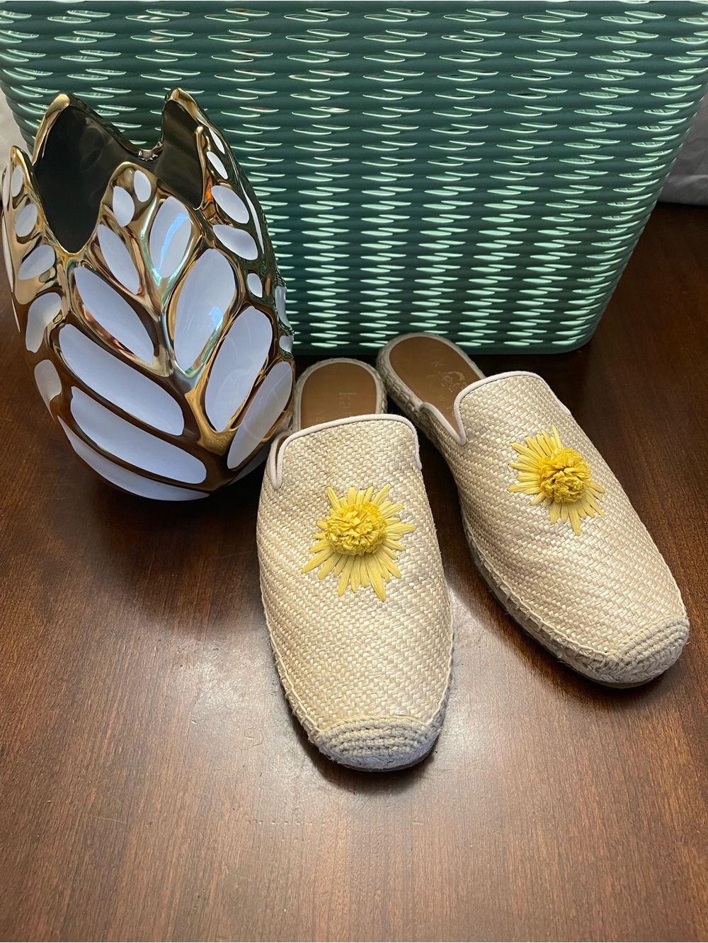 kate spade Natural Raffia Slip-On Mules with Yellow Flower Accent Size 8 - Picture 2 of 11